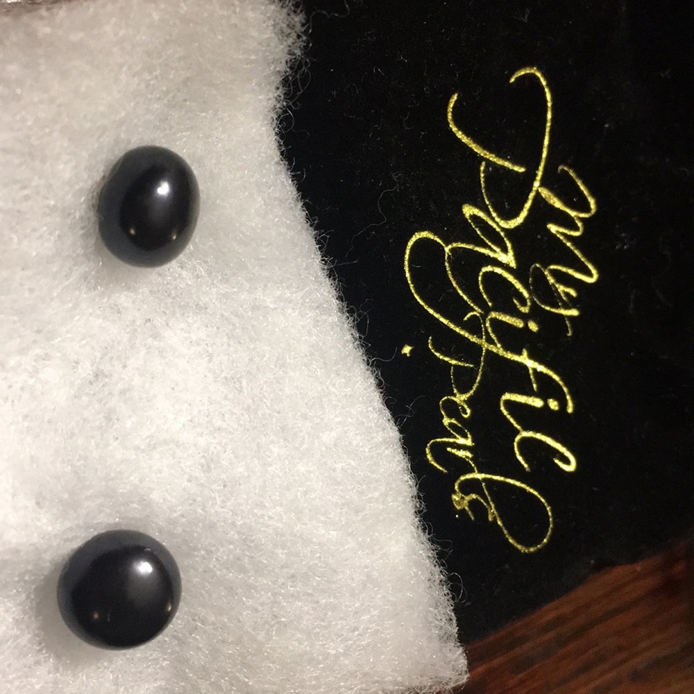 Black Pearl Earrings